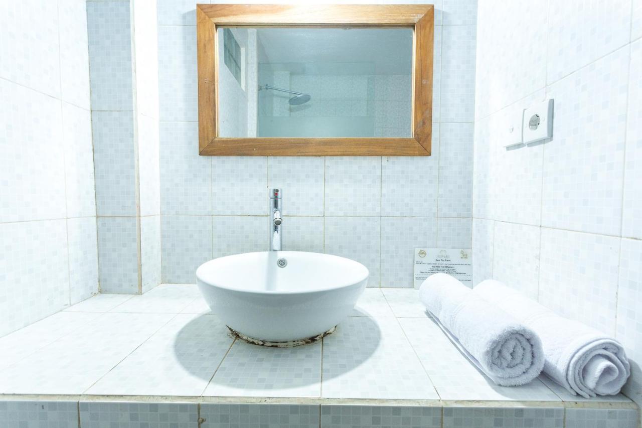 Oyo 2408 Bc Inn Mangsit Екстер'єр фото