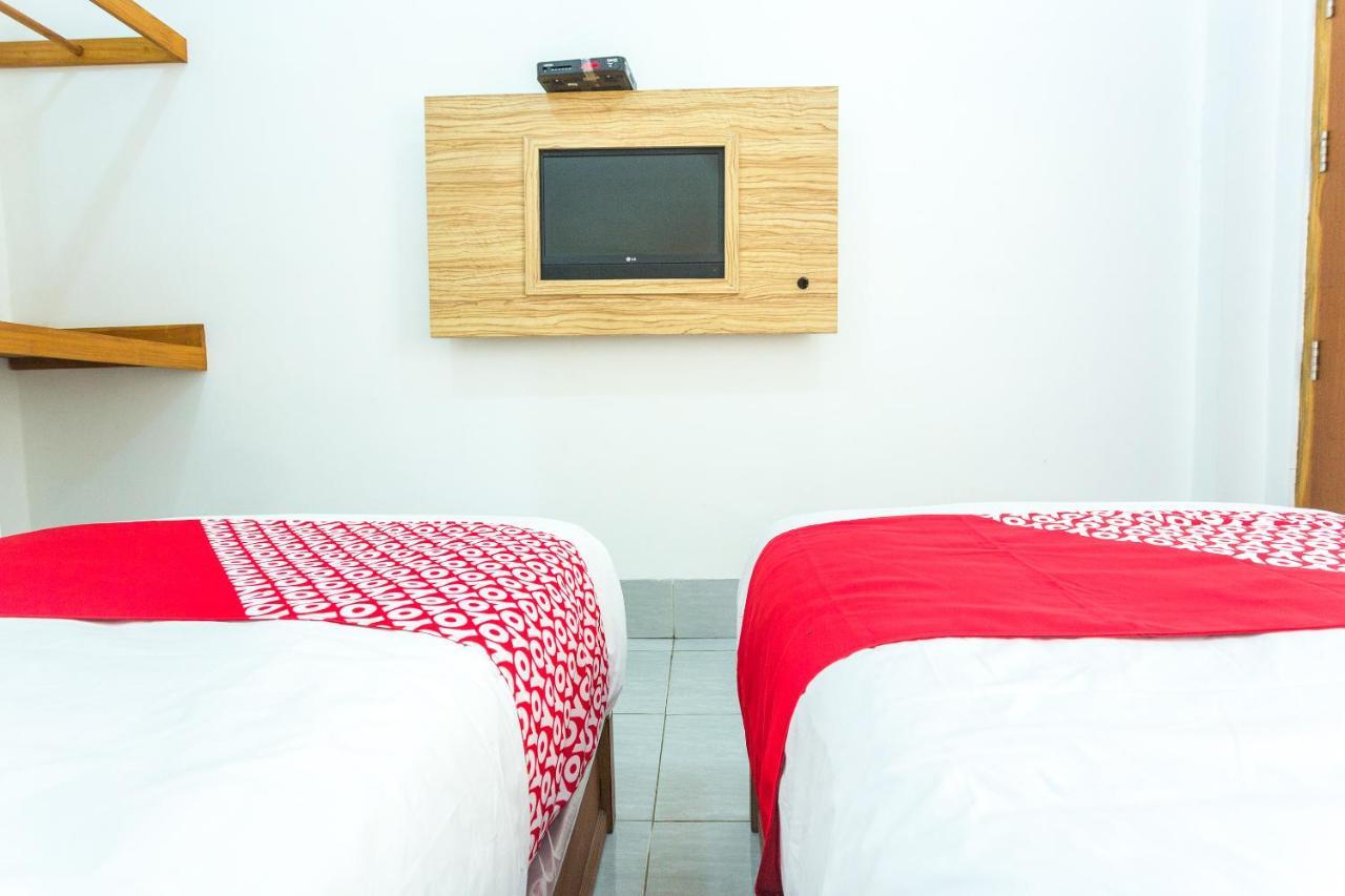 Oyo 2408 Bc Inn Mangsit Екстер'єр фото